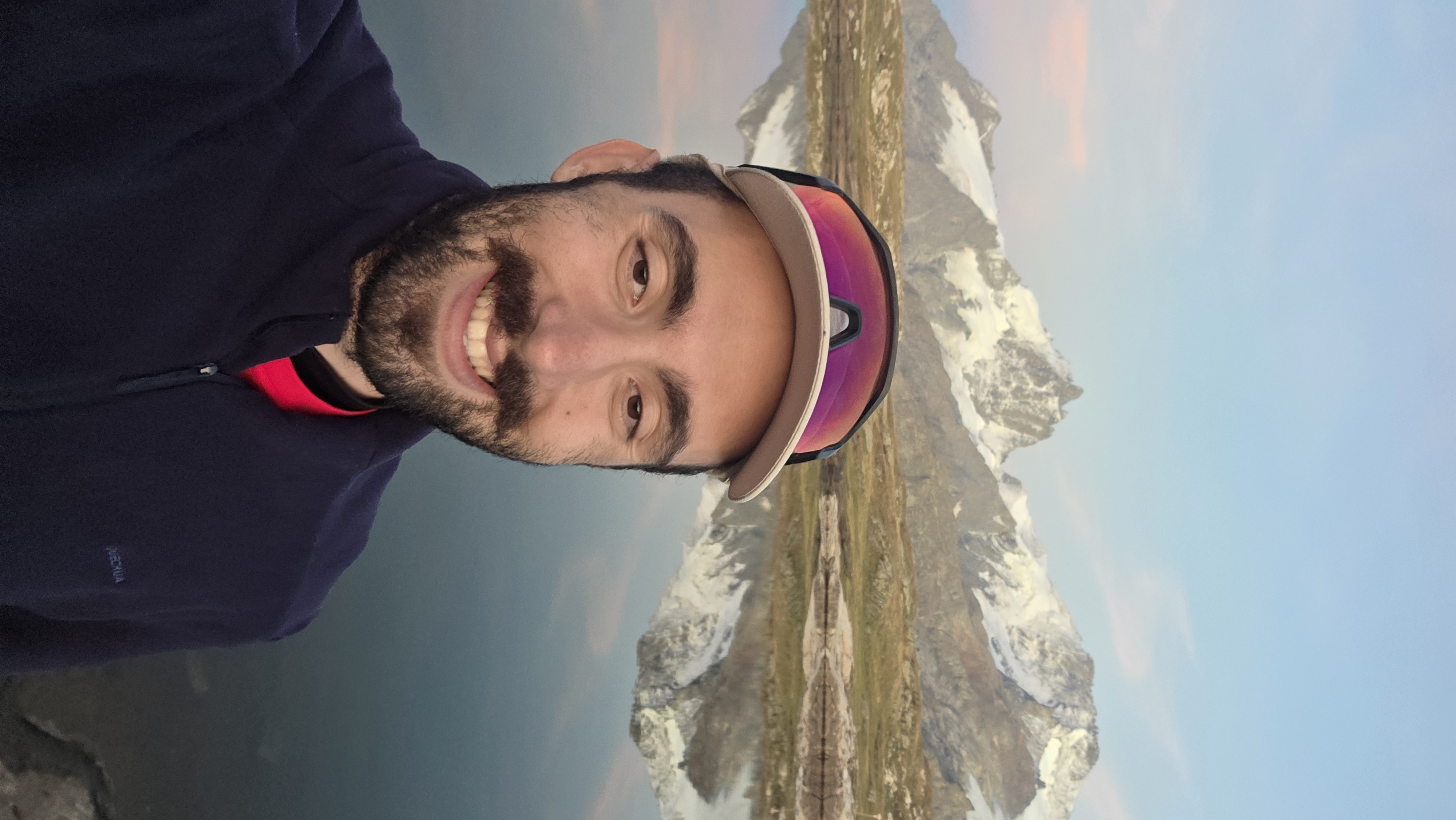 Portrait of Roni Kolukisayan